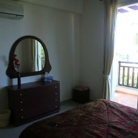 Llaona Villa *